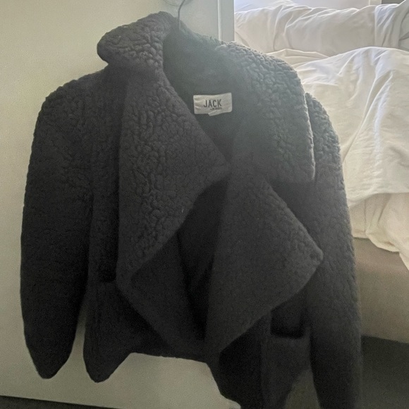 BB Dakota fleece jacket. Adorable but I have so many coats and moving! - Picture 2 of 4